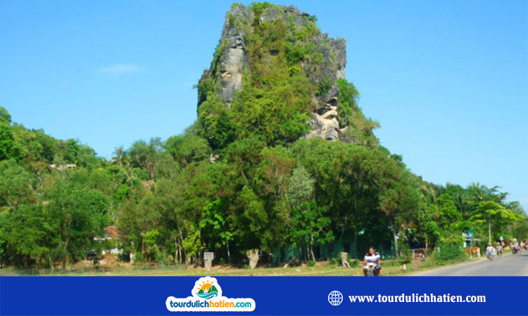Thạch Động Thôn Vân